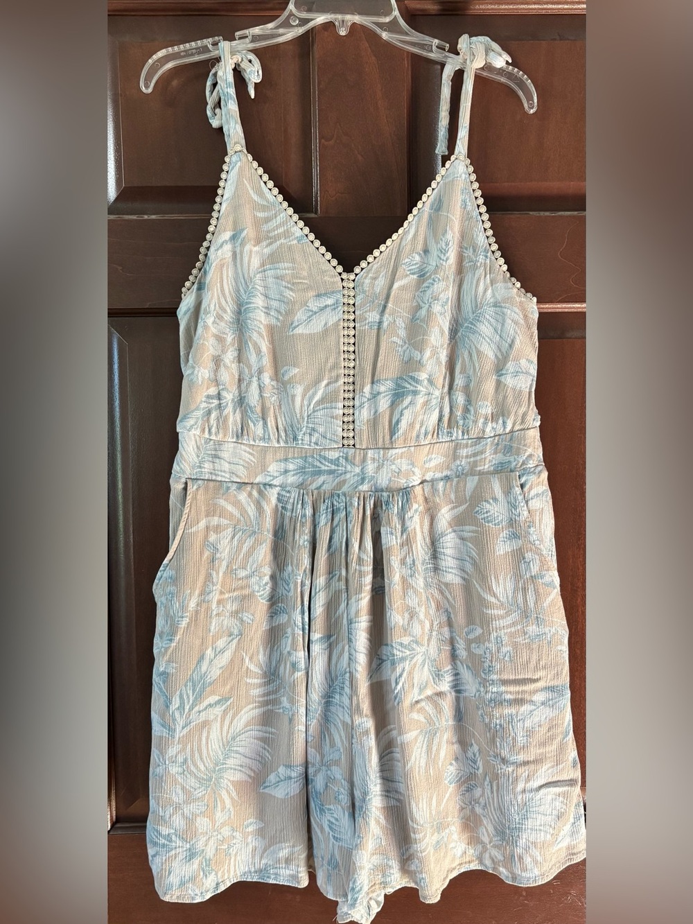 Cute Torrid shorts romper size 1 tropical